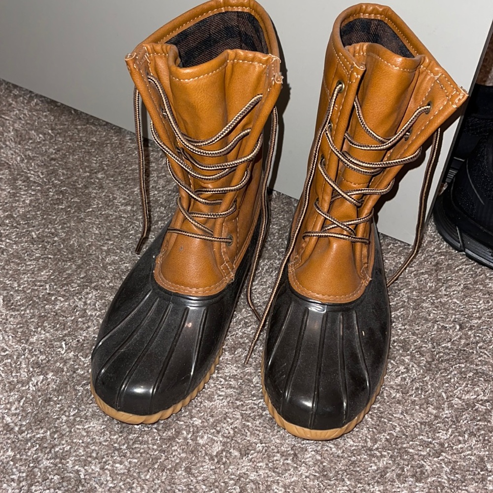 Duck boots